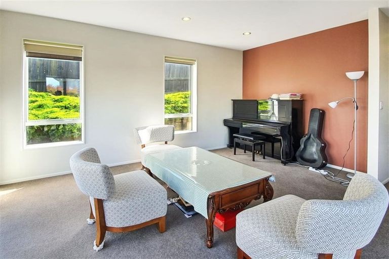 Photo of property in 10 Askerne Drive, Flat Bush, Auckland, 2016