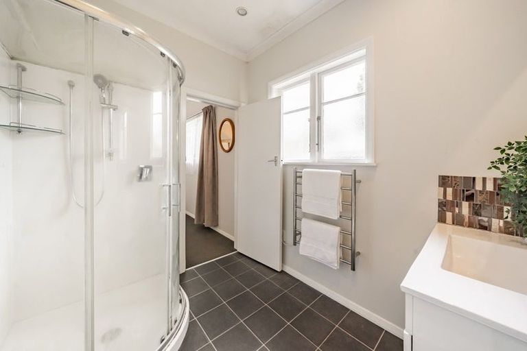 Photo of property in 2 Wood Street, Wallaceville, Upper Hutt, 5018