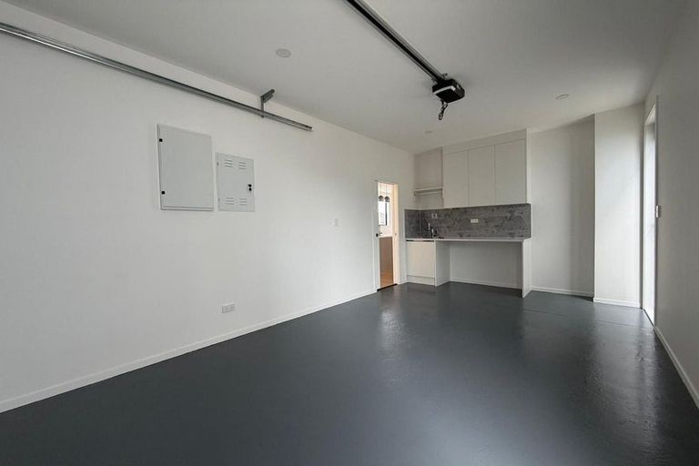 Photo of property in 105 Waekahu Road, Westgate, Auckland, 0814