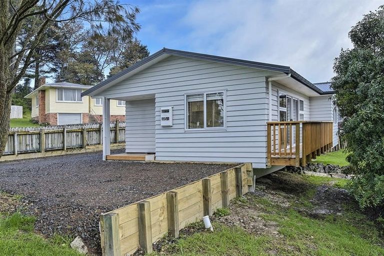 Photo of property in 42 Battersby Avenue, Mount Roskill, Auckland, 1041