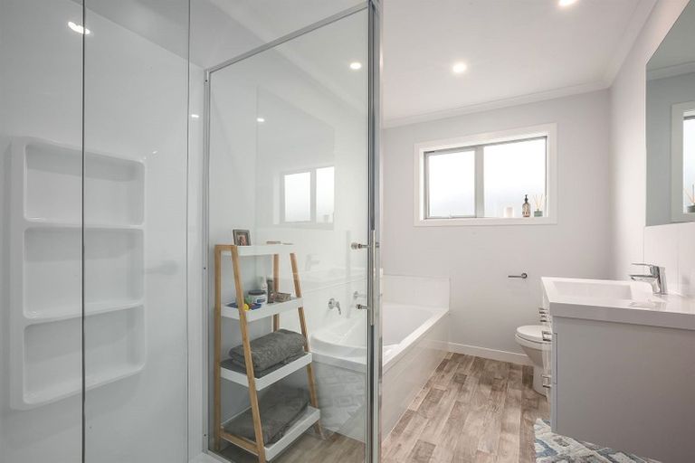 Photo of property in 18 Taiko Place, Kenepuru, Porirua, 5022