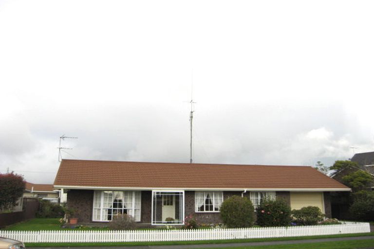 Photo of property in 33 Tiverton Crescent, Whalers Gate, New Plymouth, 4310