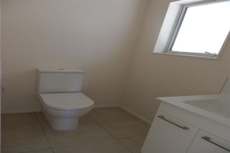 Photo of property in 54a Ranui Terrace, Tawa, Wellington, 5028