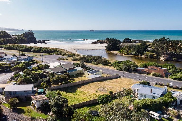 Photo of property in 1018 Brighton Road, Brighton, Dunedin, 9035