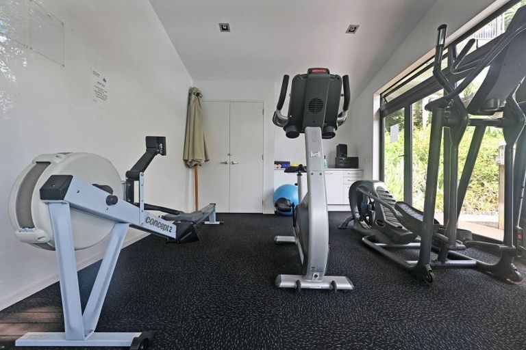 Photo of property in Gulf View Estate, 539a East Coast Road, Browns Bay, Auckland, 0630