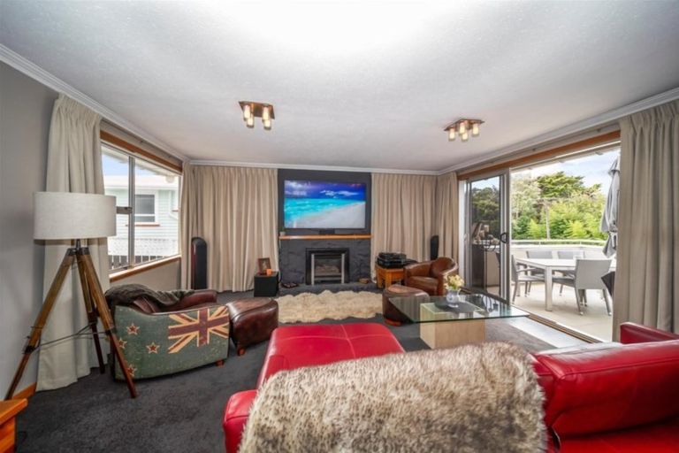 Photo of property in 44 Awanui Street, Merrilands, New Plymouth, 4312