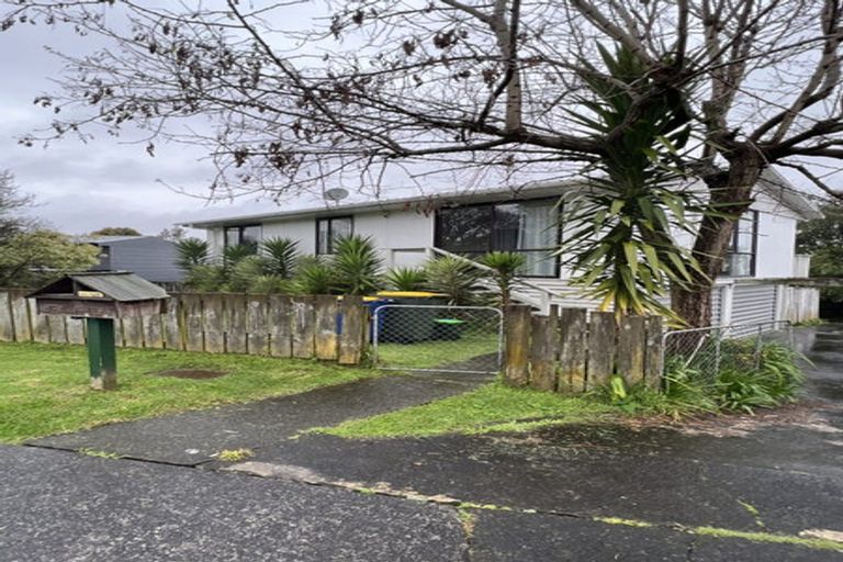Photo of property in 22 Crosby Road, West Harbour, Auckland, 0618