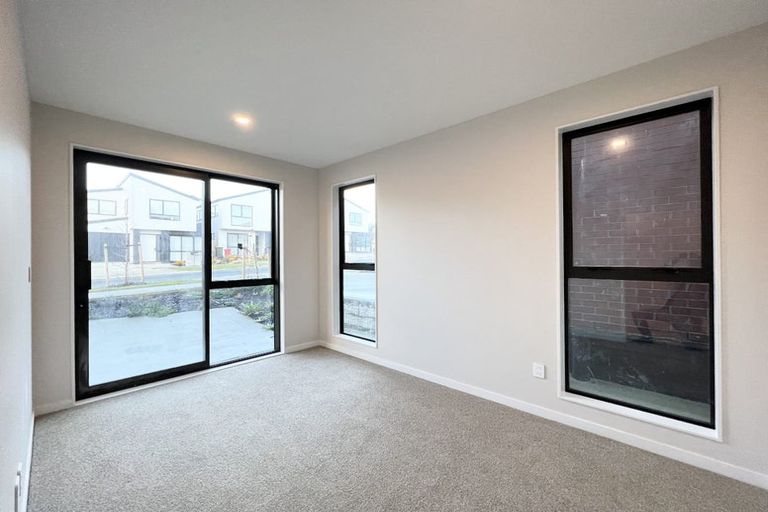 Photo of property in 6 Pohewa Road, Silverdale, 0932