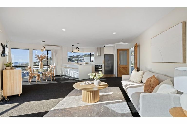 Photo of property in 72 Cannon Hill Crescent, Mount Pleasant, Christchurch, 8081