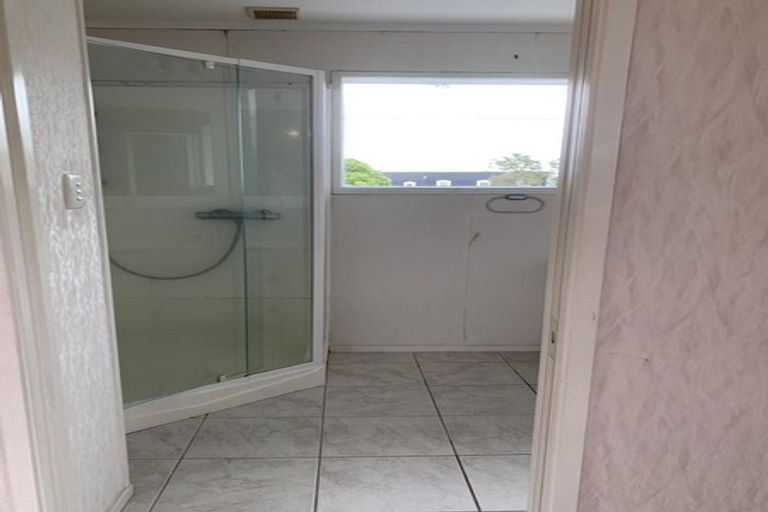 Photo of property in 1 Holly Way, Sunnyhills, Auckland, 2010