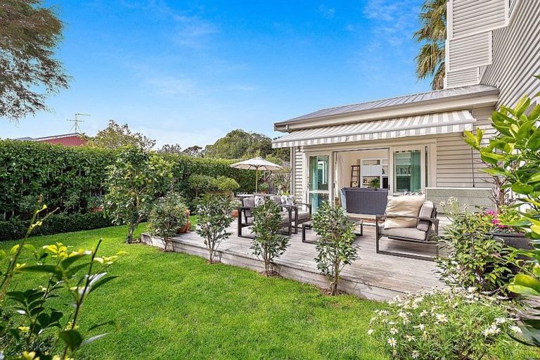 Photo of property in 18 Kensington Drive, Orewa, 0931