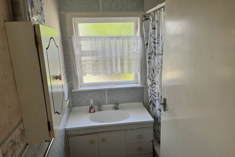 Photo of property in 7 Ross Street, Levin, 5510