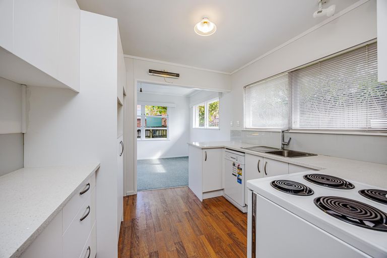 Photo of property in 3/66 Great South Road, Papakura, 2110