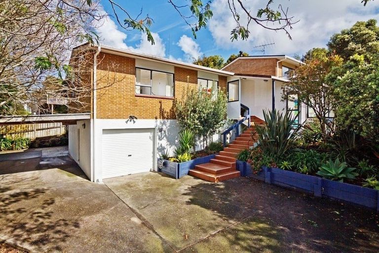 Photo of property in 1/56 Oaktree Avenue, Browns Bay, Auckland, 0630