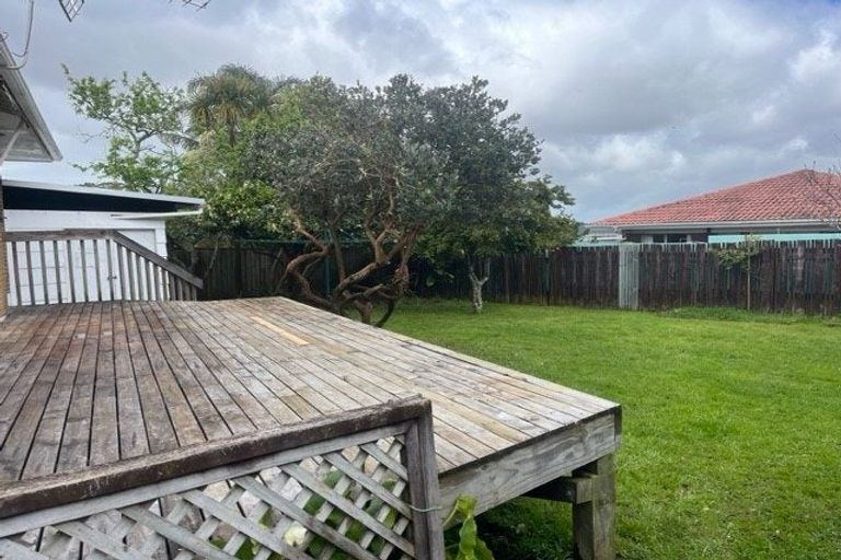 Photo of property in 4 Cromdale Avenue, Highland Park, Auckland, 2010