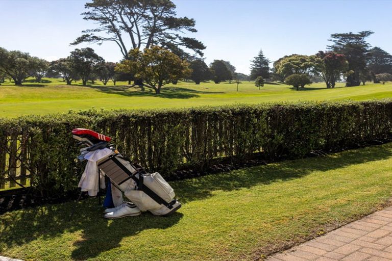 Photo of property in 198 Oceanbeach Road, Mount Maunganui, 3116