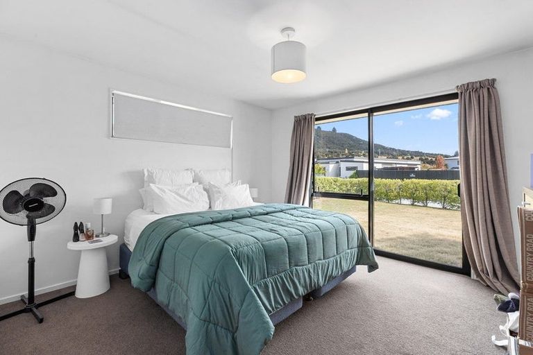 Photo of property in 27 Marbleleaf Lane, Albert Town, Wanaka, 9305