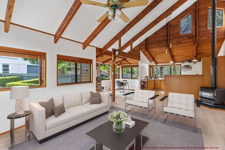 Photo of property in 58a Lantana Road, Green Bay, Auckland, 0604