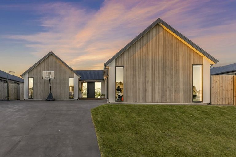 Photo of property in 69 Te Hurunui Drive, Pegasus, 7612