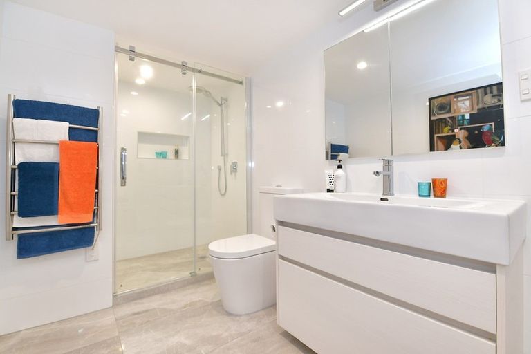 Photo of property in 44 Vipond Road, Stanmore Bay, Whangaparaoa, 0932