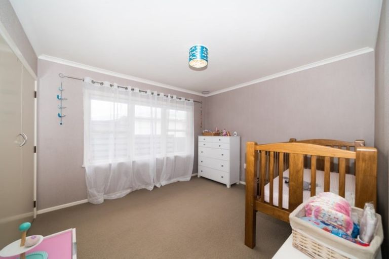 Photo of property in 10 Hartley Place, Awapuni, Palmerston North, 4412