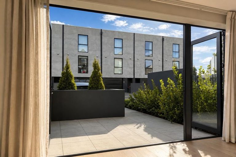 Photo of property in 9/33 Kilmore Street, Christchurch Central, Christchurch, 8013