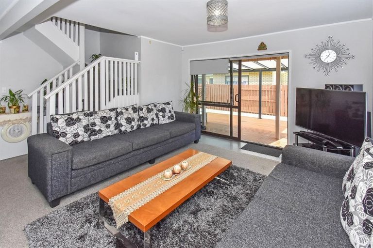 Photo of property in 2/104 Tui Road, Papatoetoe, Auckland, 2025