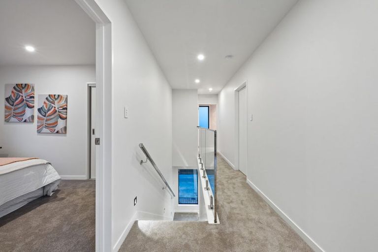 Photo of property in 42b Takutai Avenue, Half Moon Bay, Auckland, 2012