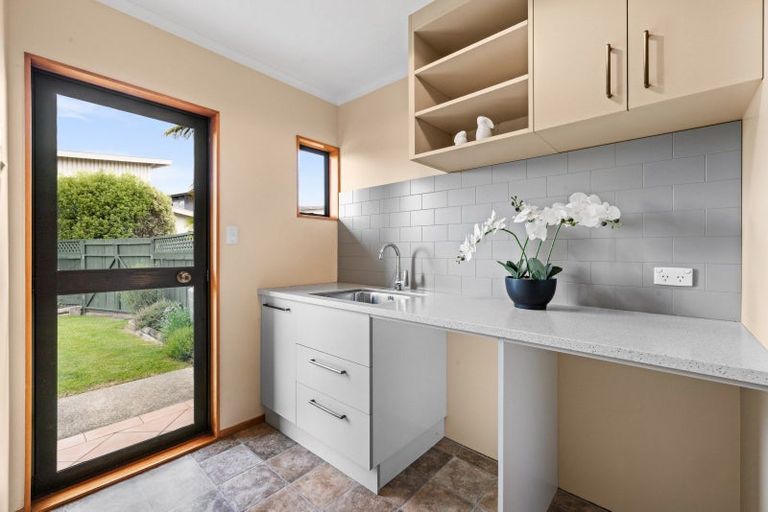 Photo of property in 55a Avenue Road, Greenmeadows, Napier, 4112