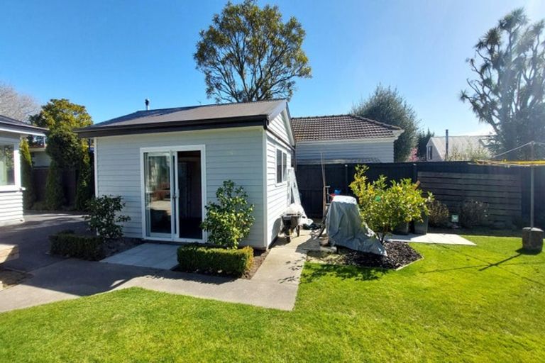 Photo of property in 18 Norfolk Street, St Albans, Christchurch, 8052