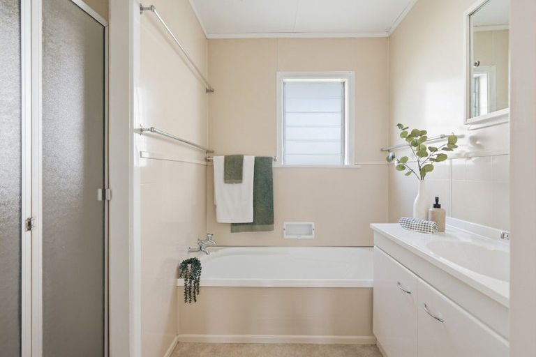 Photo of property in 5 Moa Street, Mount Maunganui, 3116