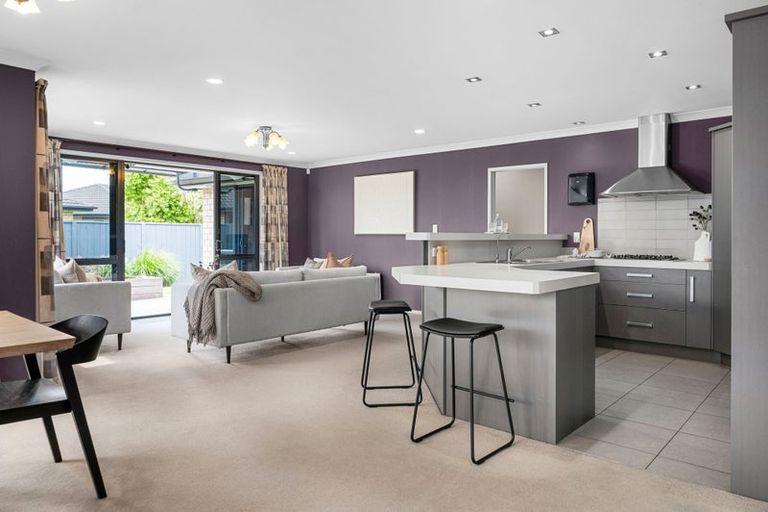 Photo of property in 1 Holly Place, Rototuna North, Hamilton, 3210