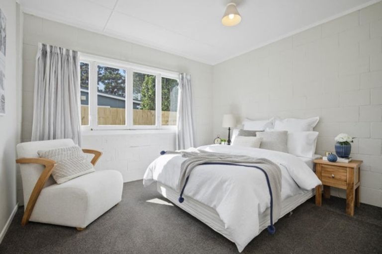 Photo of property in 11 Crispe Road, Clarks Beach, 2122