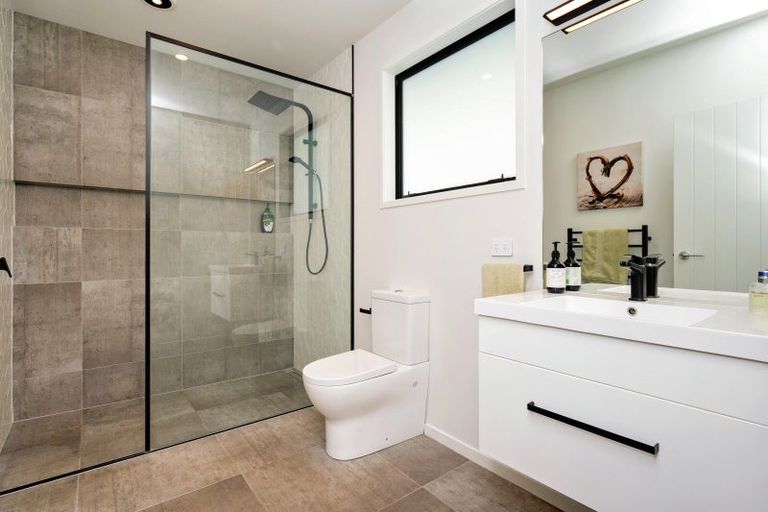 Photo of property in 131 Arataki Road, Havelock North, 4130