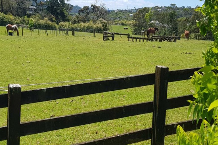 Photo of property in 11/3 Orwell Road, Greenhithe, Auckland, 0632