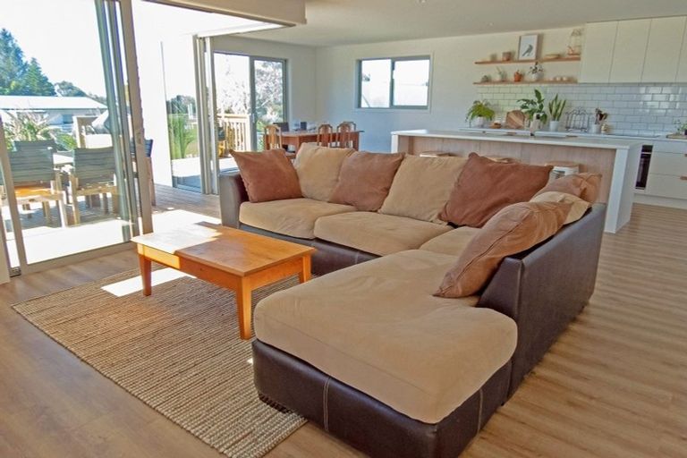 Photo of property in 24 Ross Place, Whiritoa, Whangamata, 3691