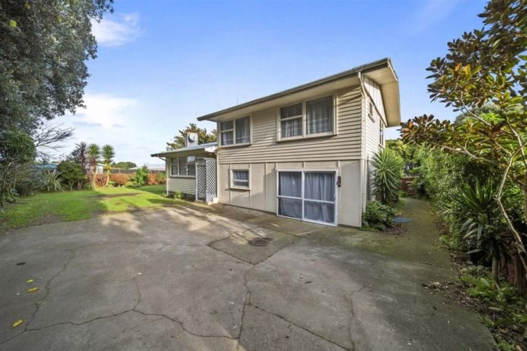 Photo of property in 11 Fairfield Road, Hawera, 4610