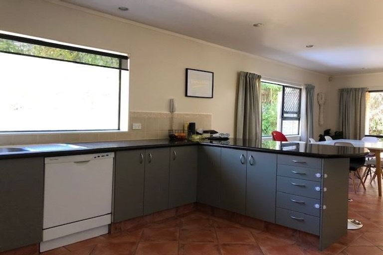 Photo of property in 14 Rosemary Avenue, Forrest Hill, Auckland, 0620