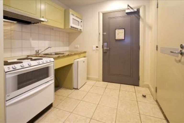Photo of property in Heritage Tower Apartments, 518/22 Nelson Street, Auckland Central, Auckland, 1010