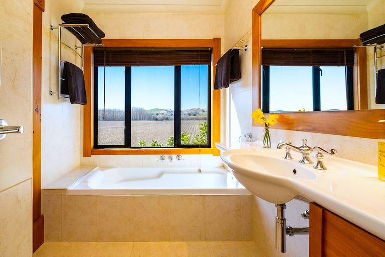 Photo of property in Beckenridge Lodge, 1 Breckenridge Lane, Puketapu, Napier, 4183