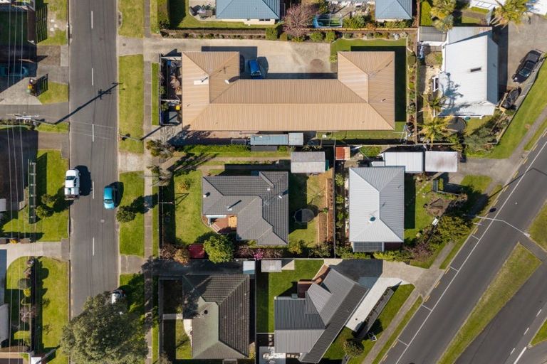 Photo of property in 58 Ngatai Road, Otumoetai, Tauranga, 3110