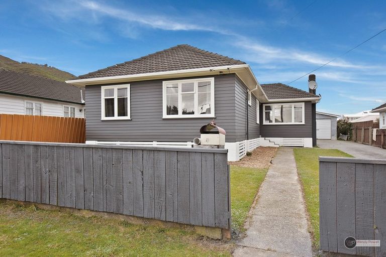 Photo of property in 43 Russell Road, Wainuiomata, Lower Hutt, 5014