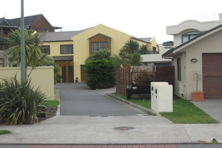 Photo of property in 15 Avion Terrace, Raumati Beach, Paraparaumu, 5032