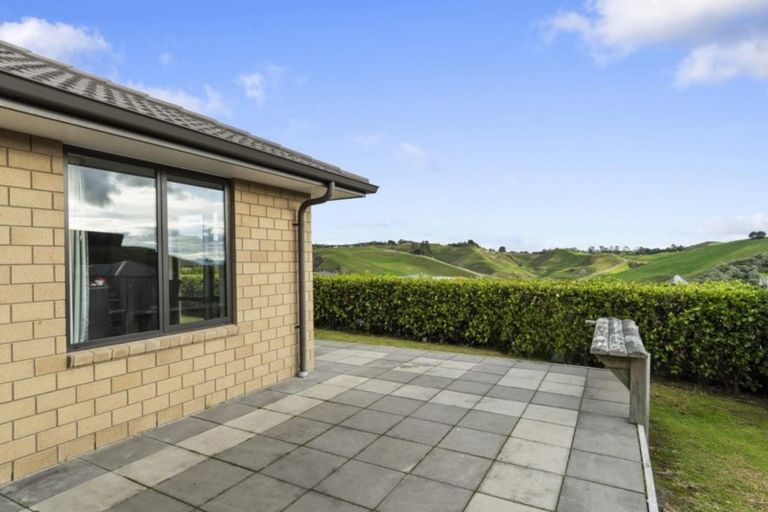 Photo of property in 8 Ballintoy Park Drive, Welcome Bay, Tauranga, 3175