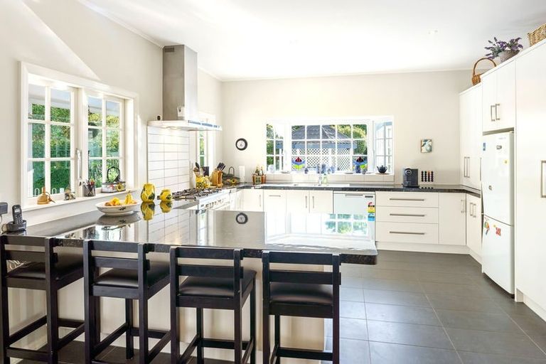 Photo of property in 430 Te Moana Road, Waikanae, 5036