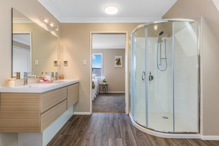 Photo of property in 156 Paremata Road, Paremata, Porirua, 5024