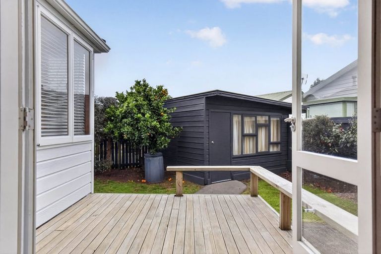 Photo of property in 250 Centreway Road, Orewa, 0931