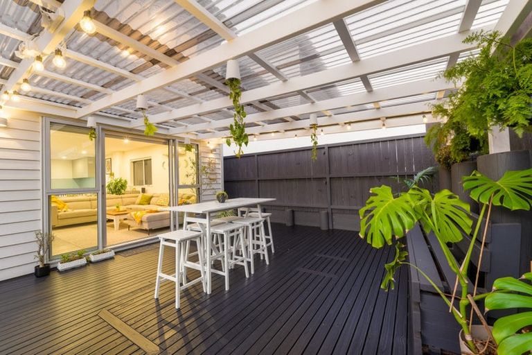 Photo of property in 41 Sunshine Boulevard, Sunnyvale, Auckland, 0612