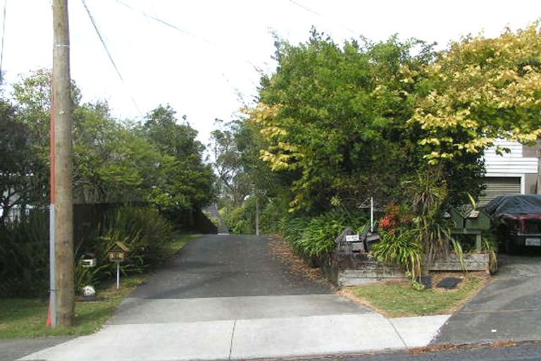 Photo of property in 2/16 Lyttelton Avenue, Forrest Hill, Auckland, 0620