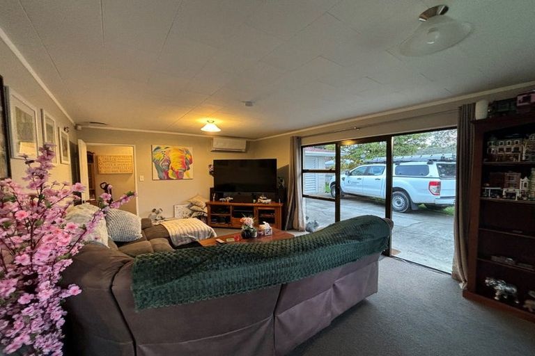 Photo of property in 208 Te Moana Road, Waikanae, 5036